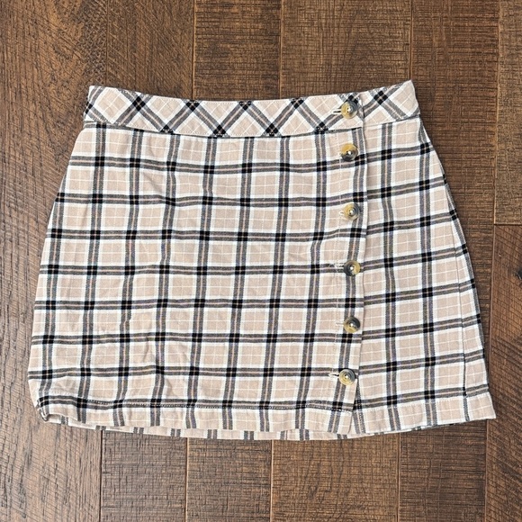 H&M Dresses & Skirts - H&M Plaid Mini Skirt in Beige Tan Black
